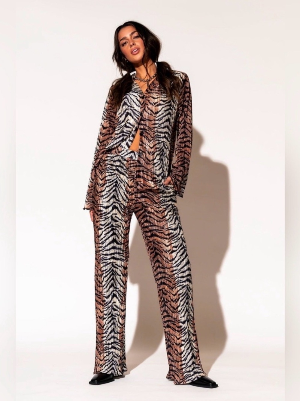 Dressed in LALA Pleated Plissé Set in Go Get ‘Em Tiger Print - Picture 2 of 12